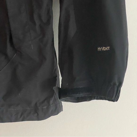 The North Face Men's Windbreaker Jacket - Picture 6 of 11